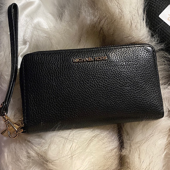 Michael Kors Handbags - Michael Kors
